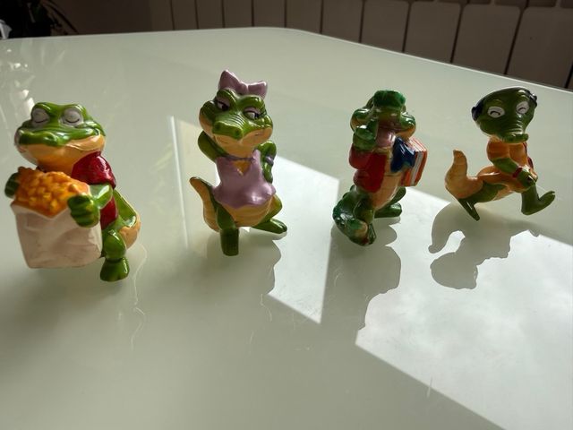 Figuritas de cocodrilo coleccionables