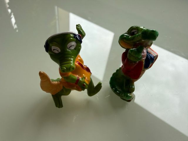Figuritas de cocodrilo coleccionables