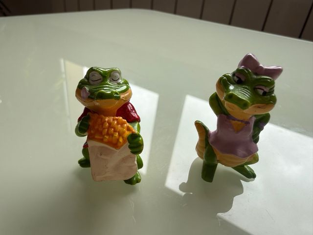 Figuritas de cocodrilo coleccionables
