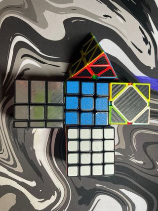 Lote de cubos de rubik
