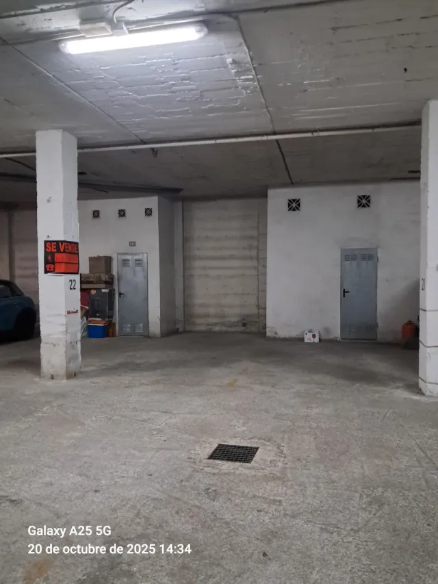 Plaza de garaje cubierta