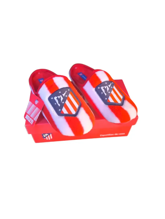 Zapatillas de Casa del AT Madrid.