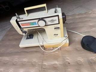 Máquina de coser Victoria Lady 3800F