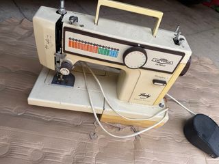 Máquina de coser Victoria Lady 3800F