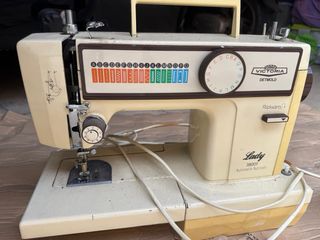Máquina de coser Victoria Lady 3800F