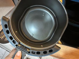 Freidora de aire caliente poco usada