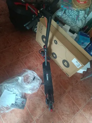 Nuevo a estrenar Patinete Eléctrico Scooter Negro