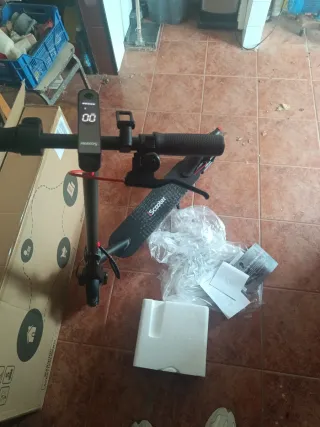 Nuevo a estrenar Patinete Eléctrico Scooter Negro