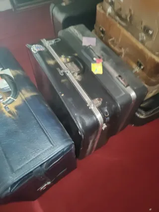 Maletas vintage y porta traje