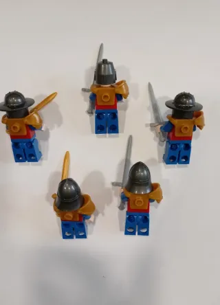 5 Minifigure Soldati Castello Lego