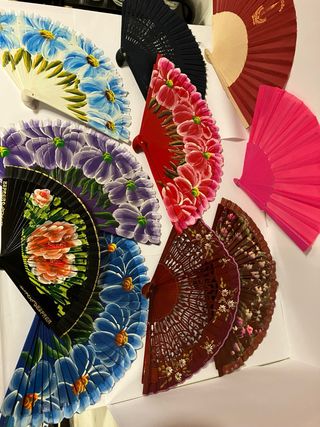 Colección de abanicos pintados a mano