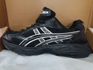 ASICS Gel-Kayano 14 Talla 40 Negro Plata