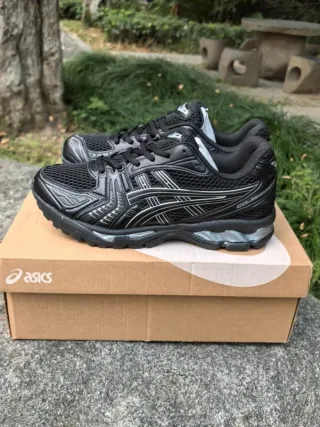 ASICS Gel-Kayano 14 Talla 45 Negro Plata