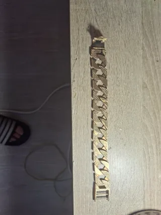 Esclava de oro estilo cubano