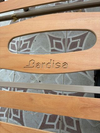 Cama articulada  de hospital, está en Talarrubias 