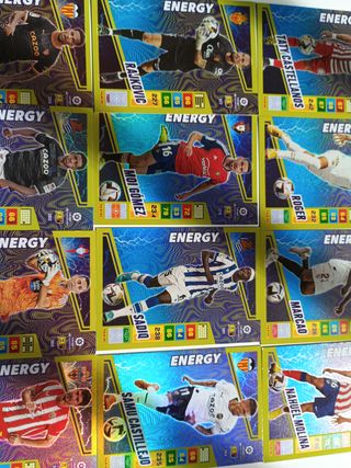 Lote 12 cromos energys Adrenalyn XL 22-23