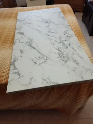 Tablero imitación mármol 132,5 cm
