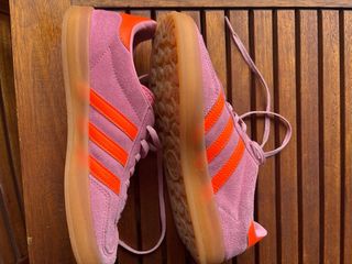 Adidas Gazelle rosas y naranjas