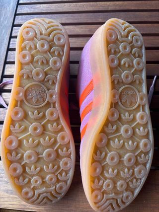 Adidas Gazelle rosas y naranjas