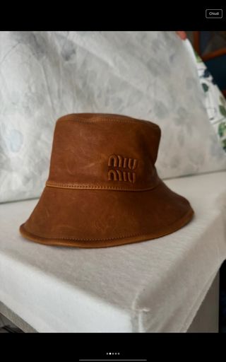 Cappello Miu Miu marrone in pelle