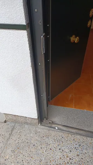 Puerta blindada antiokupa
Antiocupa