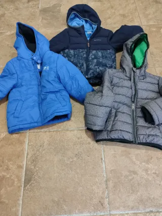 3 Abrigos Talla 2 Años