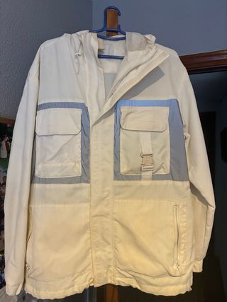 Chaqueta Bershka Blanca Hombre Talla M, ideal.