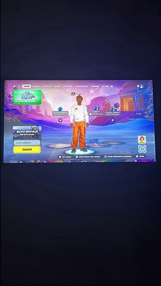 Xbox One nera con skin Fortnite