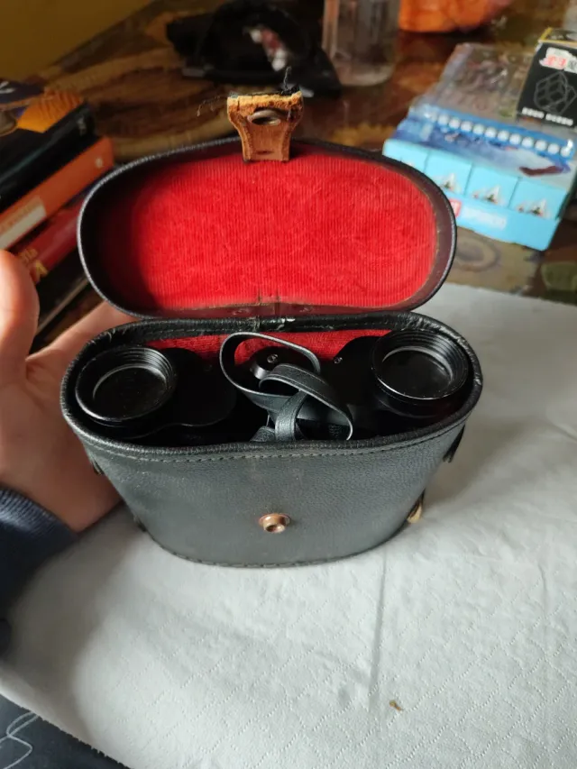 Cannocchiale vintage con scatola