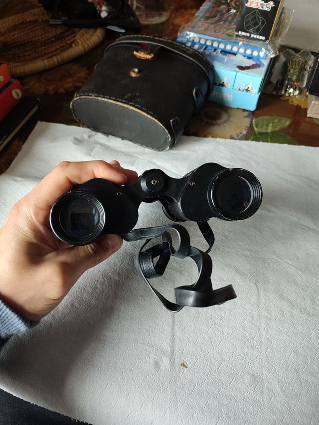 Cannocchiale vintage con scatola