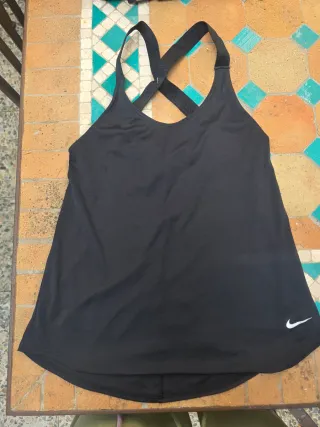 Camiseta Nike sin mangas negra