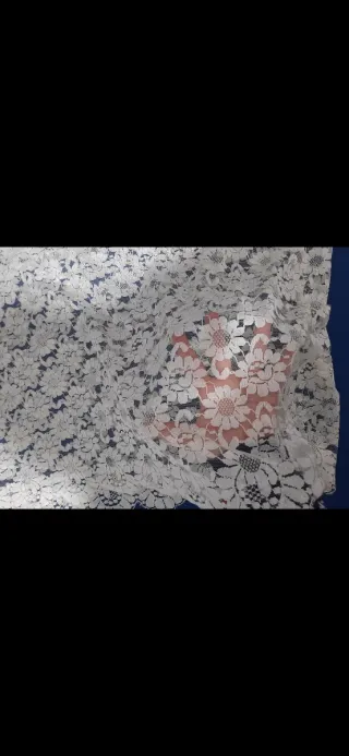 Mantilla de encaje blanco para niña
