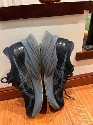 Asics Novablast 3 Nero/Grigio