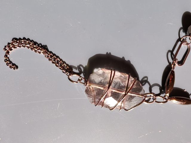 Collar artesanal boho con colgante cristal