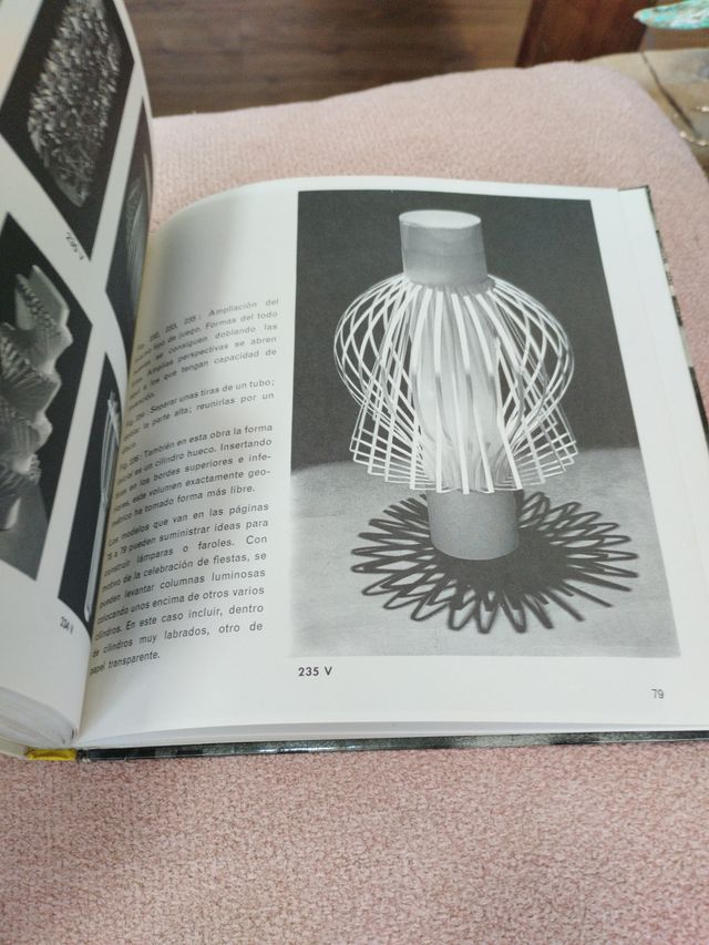 Jugar creando 1 El papel
Le jeu qui crée. Le Papie