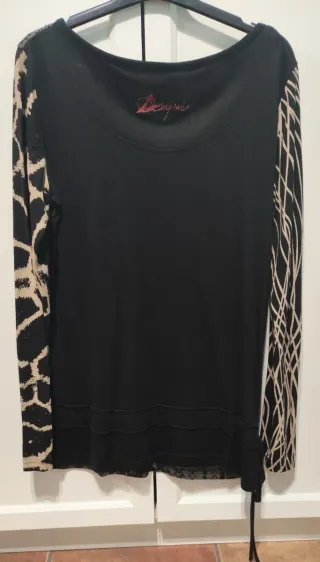 Camiseta Desigual manga larga estampada