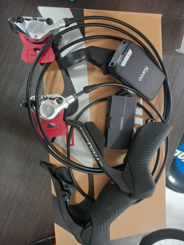 Manetas Sram Red AXS 12/13v