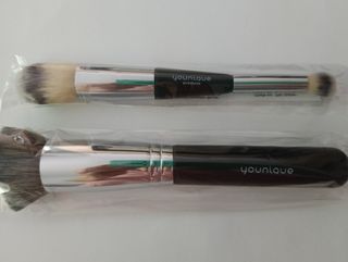 2 Brochas Maquillaje Younique Kabuki Base