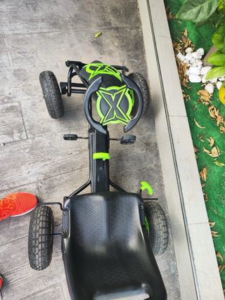 Kart a pedales negro y verde