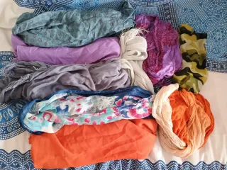 N. 9 foulard e sciarpe