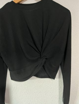 Top Zara negro manga larga cruzado