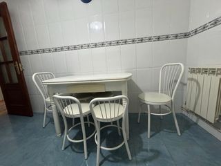 Juego mesa y 6 sillas