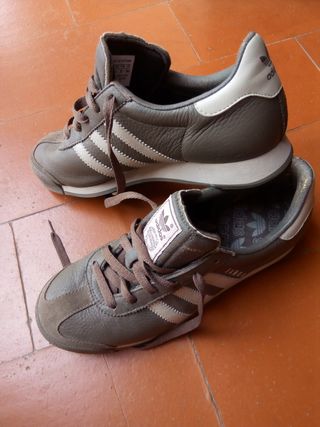 n.38 Escucho oferta. Adidas bambas