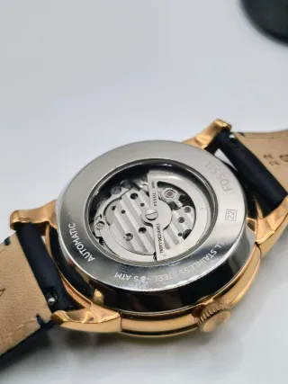 Reloj Fossil Automático Dorado y Blanco