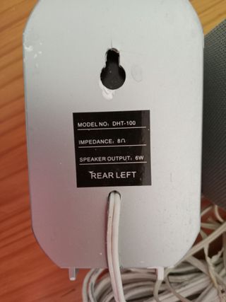 Equipo de sonido DHT-100. Altavoces.