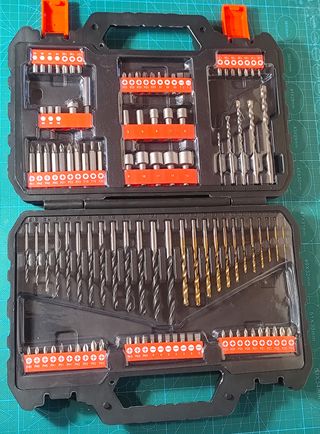 Maletín brocas BLACK DEKER+Tijeras WORKPRO+Destorn
