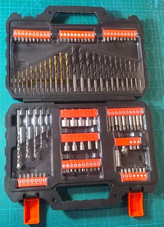 Maletín brocas BLACK DEKER+Tijeras WORKPRO+Destorn