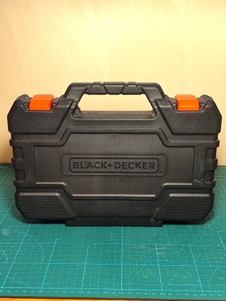 Maletín brocas BLACK DEKER+Tijeras WORKPRO+Destorn