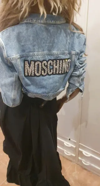 Vestido de fiesta negro con pedrería
