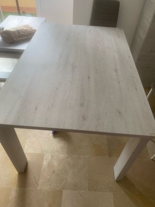 Mesa extensible de salón de madera